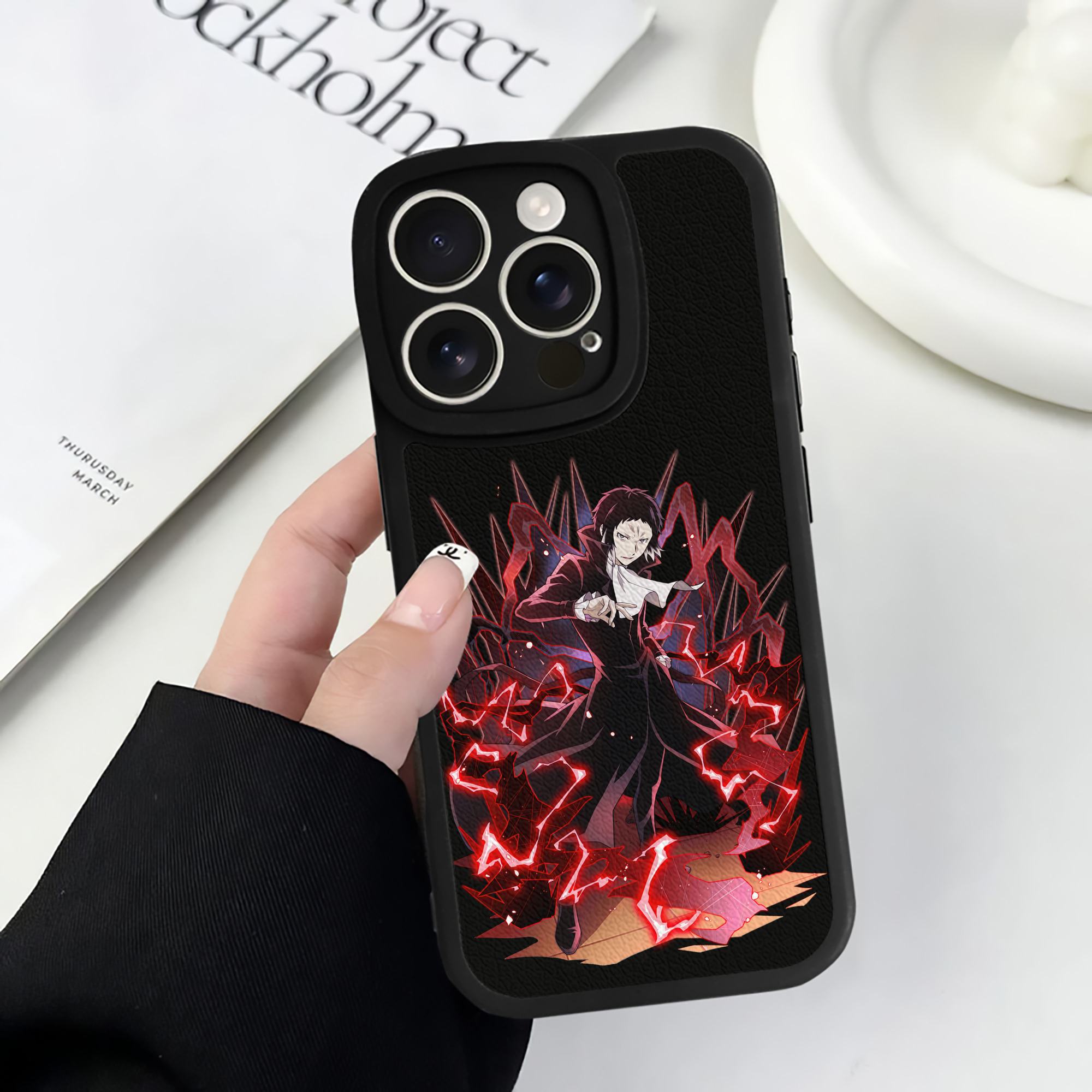 （画像用） 文豪ストレイドッグス Bungo Stray Dogs 【iPhone 16シリーズ対応】シリコンスマホケース（レザー調） 材質：シリコン